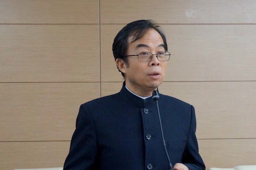 黄平所长发表演讲.jpg